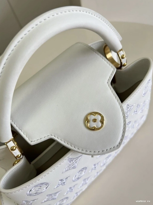 WIS BB LOUIS CAPUCINES VUITTON 0111